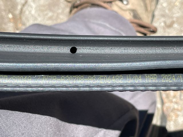 bontott FORD FOCUS IV Jobb első Gumikéder