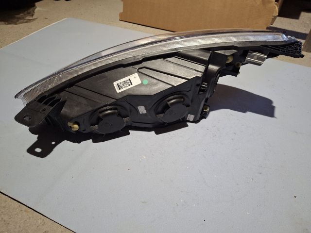 bontott FORD FOCUS IV Jobb Fényszóró
