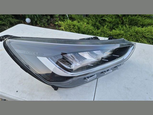 bontott FORD FOCUS IV Jobb Fényszóró