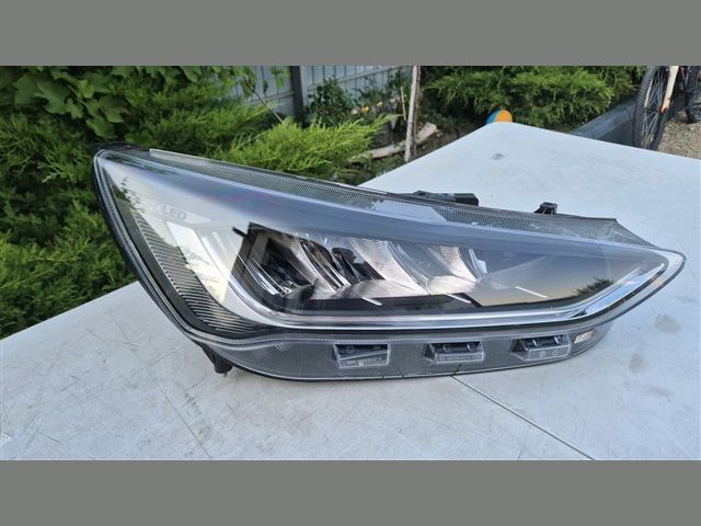 bontott FORD FOCUS IV Jobb Fényszóró