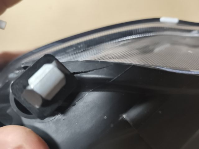 bontott FORD FOCUS IV Jobb Fényszóró