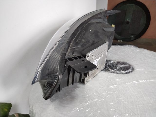 bontott FORD FOCUS IV Jobb Fényszóró