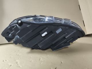 bontott FORD FOCUS IV Jobb Fényszóró