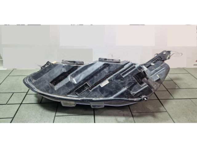 bontott FORD FOCUS IV Jobb Fényszóró
