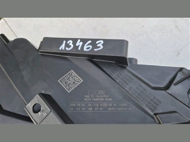 bontott FORD FOCUS IV Jobb Fényszóró