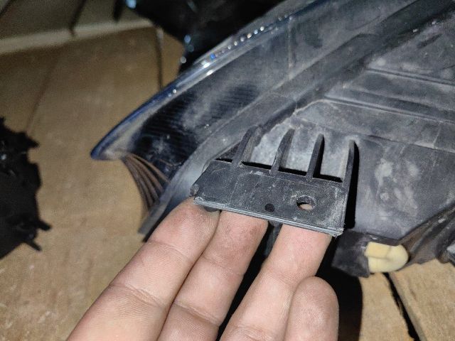 bontott FORD FOCUS IV Jobb Fényszóró