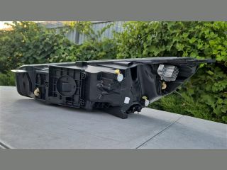 bontott FORD FOCUS IV Jobb Fényszóró