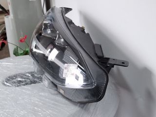 bontott FORD FOCUS IV Jobb Fényszóró