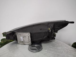 bontott FORD FOCUS IV Jobb Fényszóró