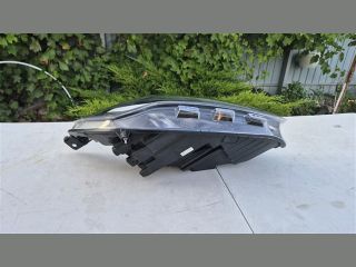 bontott FORD FOCUS IV Jobb Fényszóró