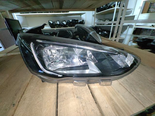 bontott FORD FOCUS IV Jobb Fényszóró