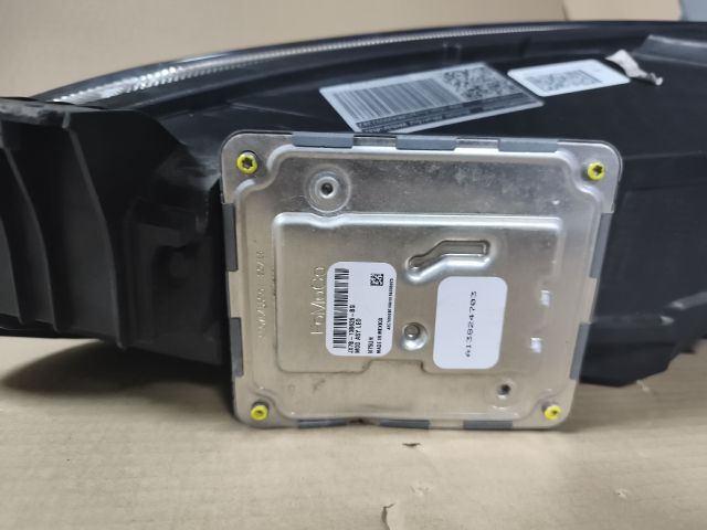 bontott FORD FOCUS IV Jobb Fényszóró