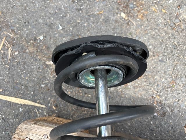 bontott FORD FOCUS IV Jobb Gólyaláb Csonkállvánnyal