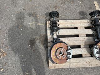 bontott FORD FOCUS IV Jobb Gólyaláb Csonkállvánnyal