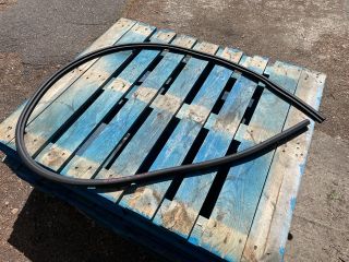 bontott FORD FOCUS IV Jobb hátsó Gumikéder