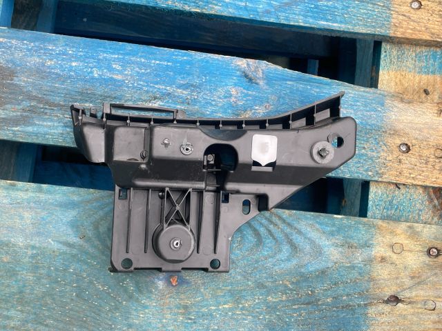 bontott FORD FOCUS IV Jobb hátsó Oldal Lökhárító Tartó (Műanyag)