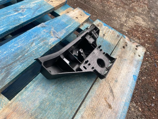 bontott FORD FOCUS IV Jobb hátsó Oldal Lökhárító Tartó (Műanyag)