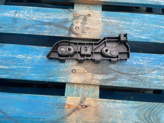 bontott FORD FOCUS IV Jobb hátsó Oldal Lökhárító Tartó (Műanyag)