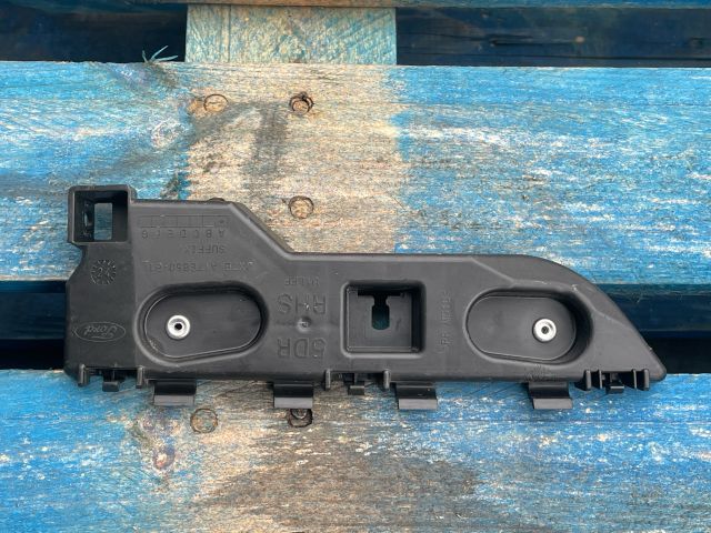 bontott FORD FOCUS IV Jobb hátsó Oldal Lökhárító Tartó (Műanyag)