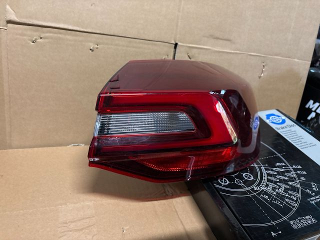 bontott FORD FOCUS IV Jobb Külső Hátsó Lámpa