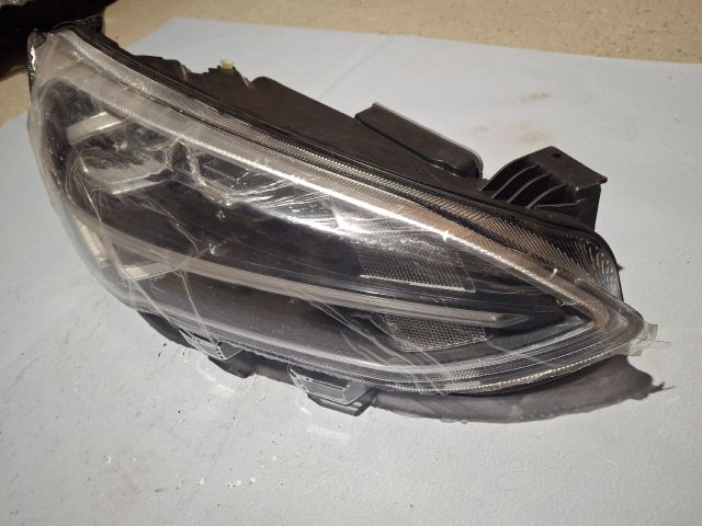 bontott FORD FOCUS IV Jobb Ledes Fényszóró