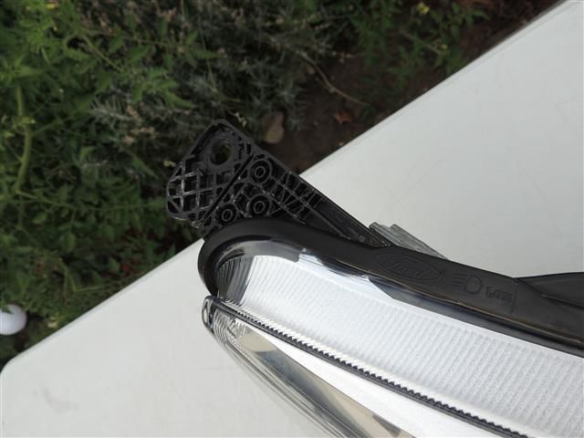 bontott FORD FOCUS IV Jobb Ledes Fényszóró