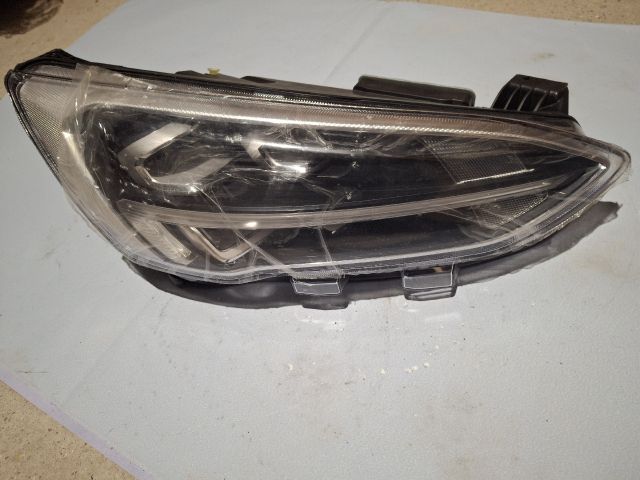 bontott FORD FOCUS IV Jobb Ledes Fényszóró