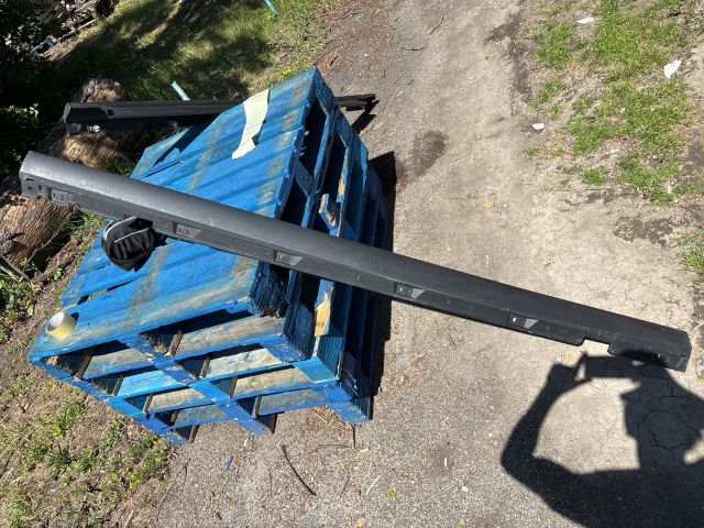 bontott FORD FOCUS IV Küszöb Burkolat