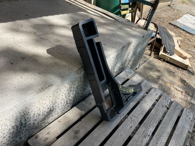 bontott FORD FOCUS IV Pótkerék Szerszámtartó