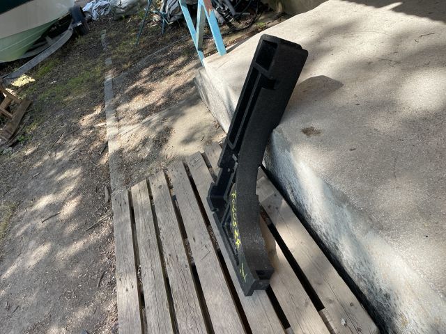 bontott FORD FOCUS IV Pótkerék Szerszámtartó