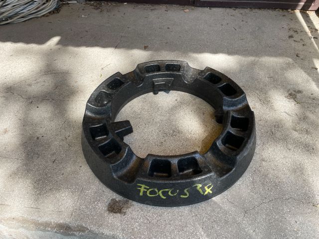bontott FORD FOCUS IV Pótkerék Tartó