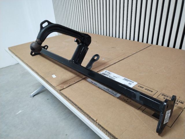 bontott FORD FOCUS IV Vonóhorog