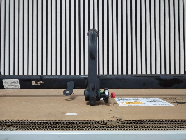 bontott FORD FOCUS IV Vonóhorog