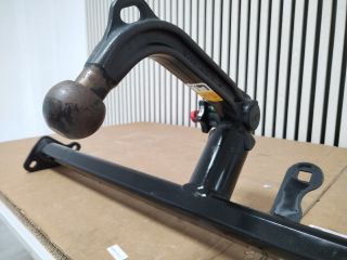 bontott FORD FOCUS IV Vonóhorog