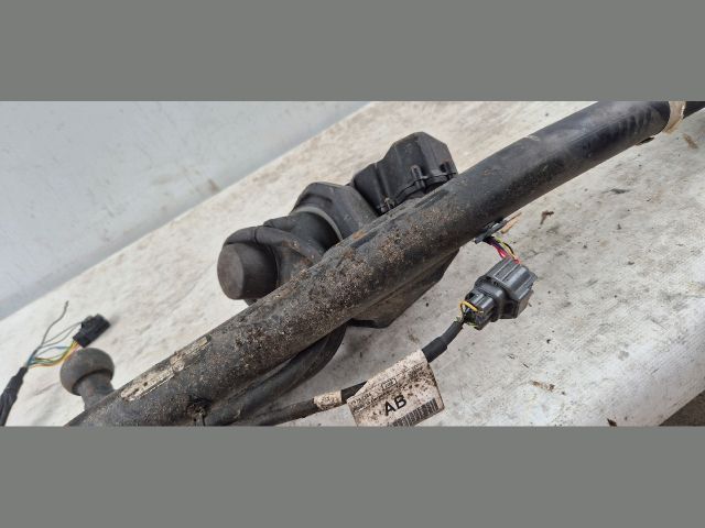 bontott FORD FOCUS IV Vonóhorog