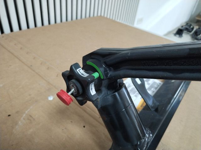 bontott FORD FOCUS IV Vonóhorog