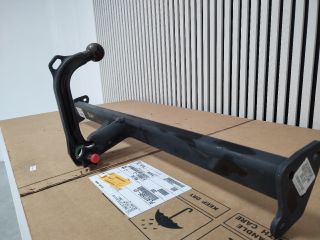 bontott FORD FOCUS IV Vonóhorog