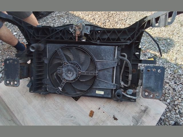 bontott FORD FUSION Komplett Homlokfal (Részeivel)