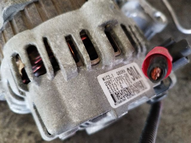 bontott FORD FUSION Generátor