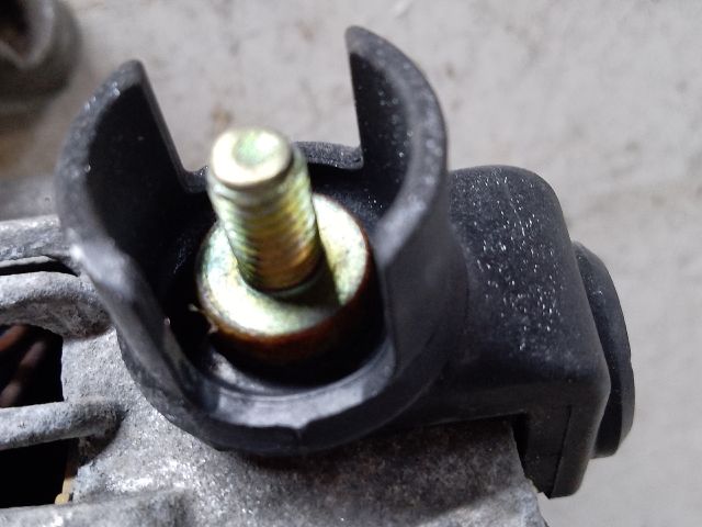 bontott FORD FUSION Generátor