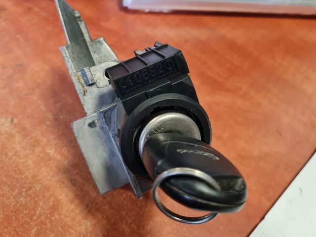 bontott FORD FUSION Gyújtáskapcsoló Házzal