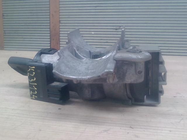 bontott FORD FUSION Gyújtáskapcsoló Házzal