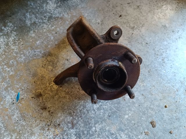 bontott FORD FUSION Jobb első Csonkállvány