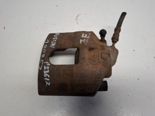 bontott FORD FUSION Jobb első Féknyereg Munkahengerrel