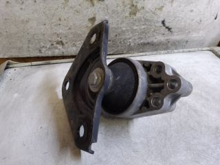 bontott FORD FUSION Motor Tartó Bak (Fém)