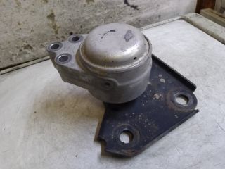 bontott FORD FUSION Motor Tartó Bak (Fém)