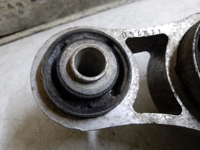 bontott FORD FUSION Billenésgátló Bak