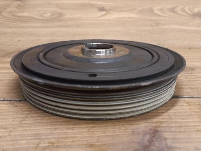 bontott FORD FUSION Főtengely Szíjtárcsa