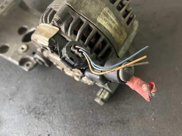 bontott FORD FUSION Generátor