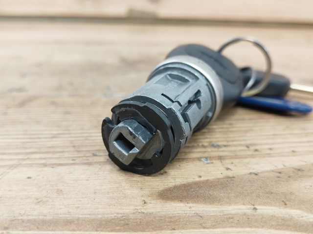 bontott FORD FUSION Gyújtáskapcsoló